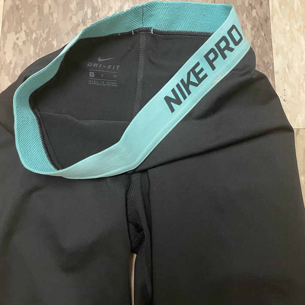 Nike Pro Athletic Leggings